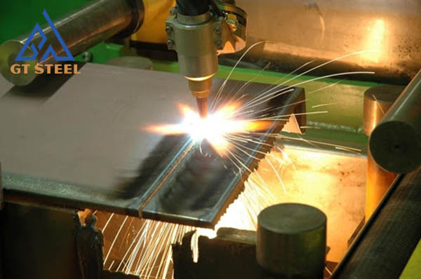 Gia Thái Steel nhận gia công cắt plasma trên nhiều loại vật liệu như: inox, tôn, kim loại tấm,...