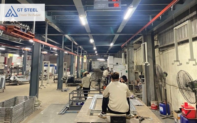 Gia công cắt chấn kim loại