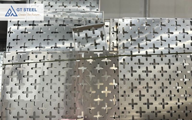Gia công cắt chấn kim loại