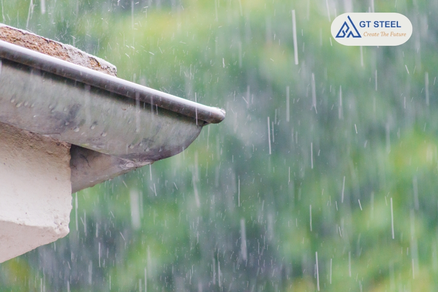 Làm sao để chọn kích thước máng xối phù hợp với diện tích mái, lưu lượng nước và đặc điểm công trình? Đây là câu hỏi mà nhiều người đang cần lời giải đáp.