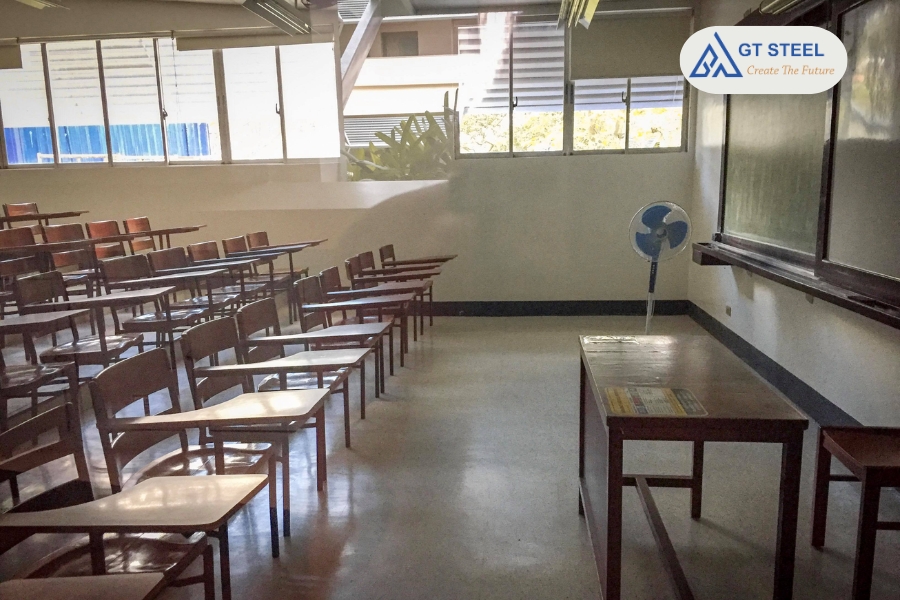 Cửa Chớp Cho Trường Học: Giải Pháp Thoáng Khí Hiệu Quả