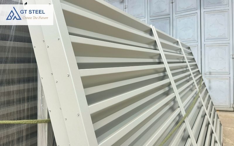 cửa chớp tôn nhà xưởng 