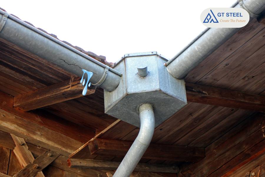Dấu Hiệu Nhận Biết Máng Xối Bị Nứt Vỡ