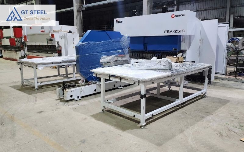 cắt chấn kim loại