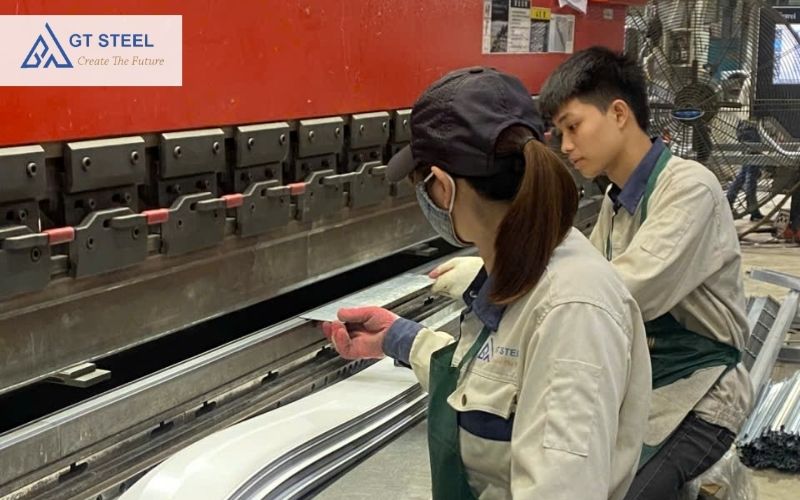 cắt chấn kim loại