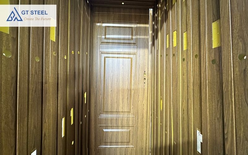 cửa thép vân gỗ