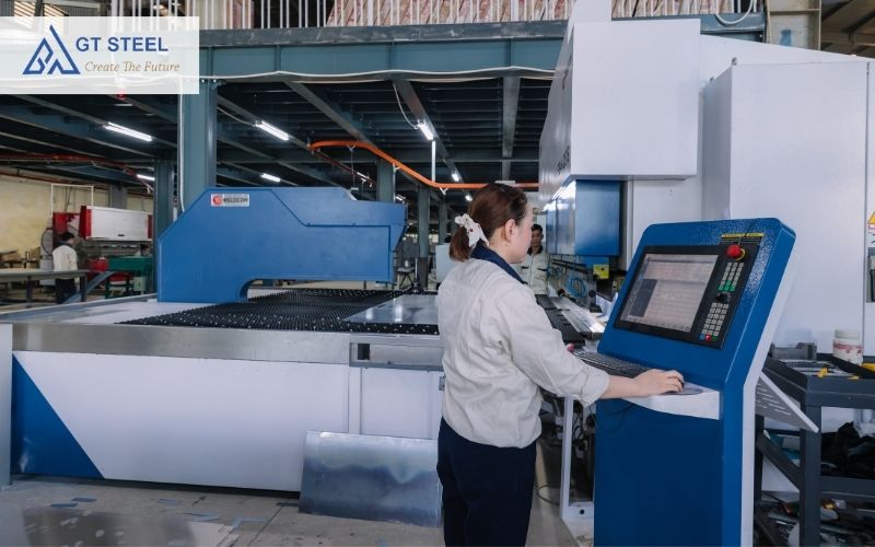 Máy chấn gấp tôn tự động CNC
