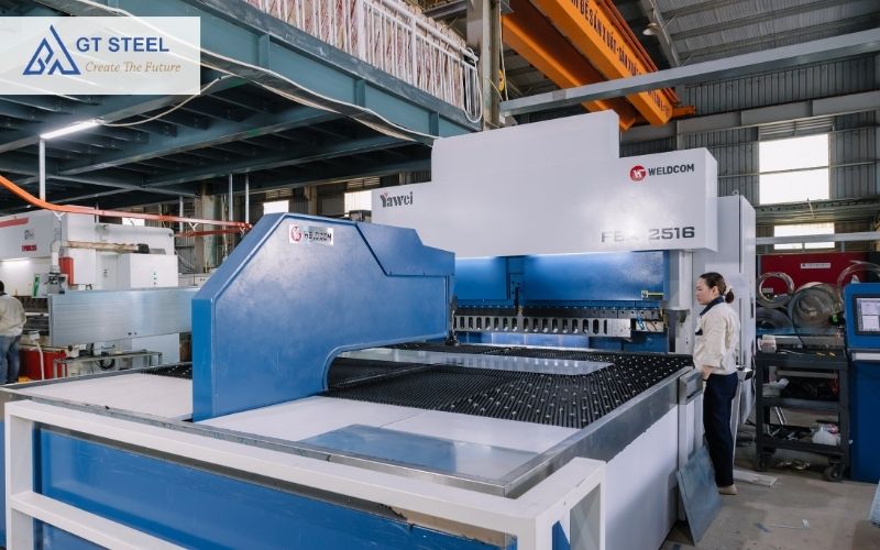 Máy chấn gấp tôn tự động CNC