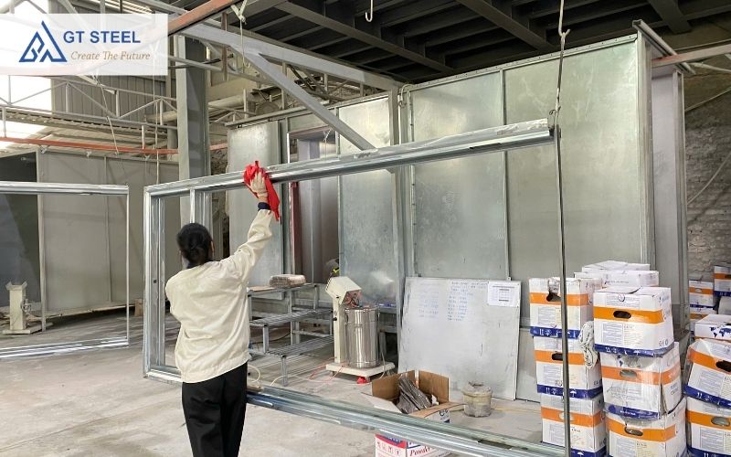 tẩy rửa cửa chống cháy 