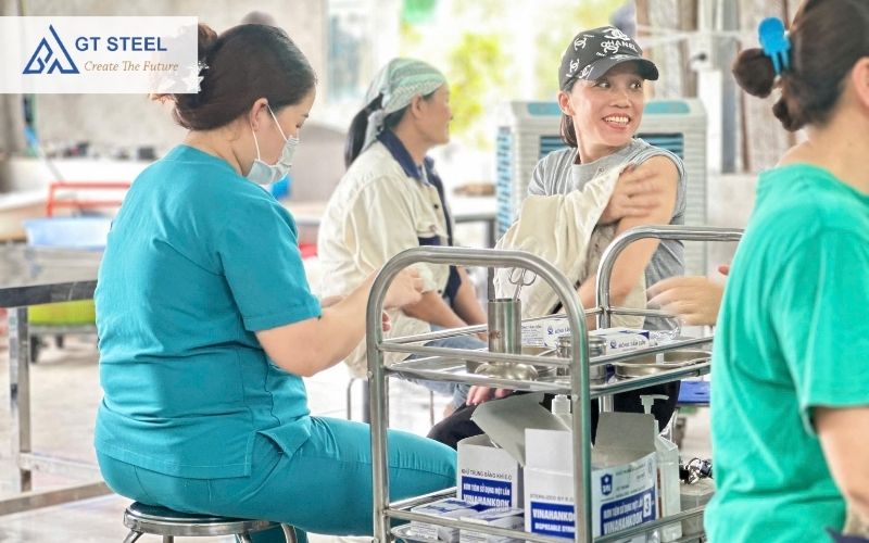 tiêm vắc xin phòng uốn ván (2)