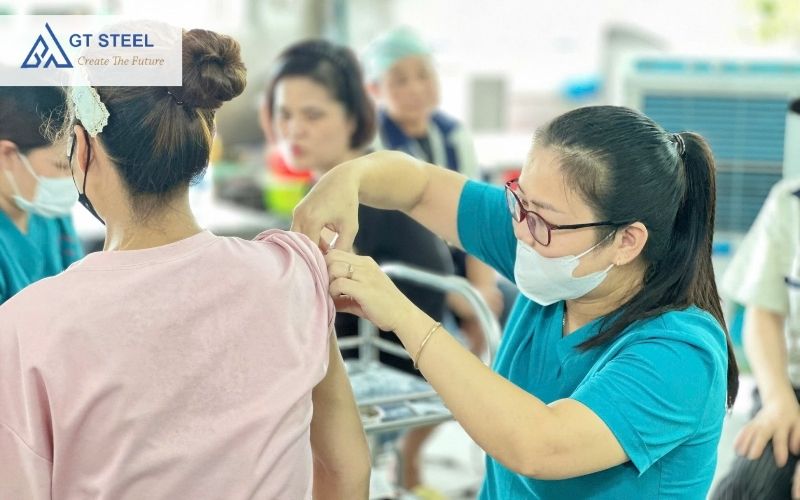 tiêm vắc xin phòng uốn ván (2)