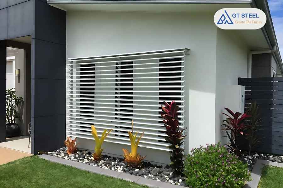 Ưu Điểm Vượt Trội Của Cửa Chớp Inox Gắn Tường